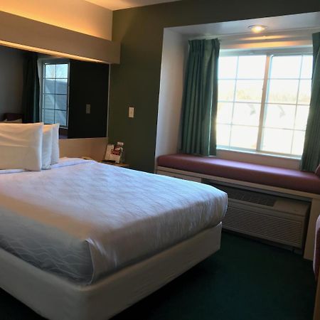Mariner'S Village Resort Carlyle エクステリア 写真