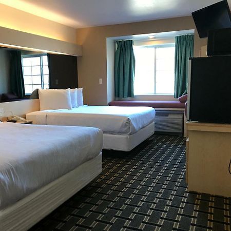Mariner'S Village Resort Carlyle エクステリア 写真