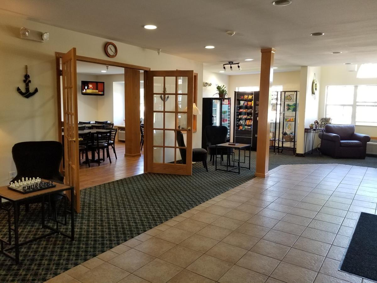 Mariner'S Village Resort Carlyle エクステリア 写真