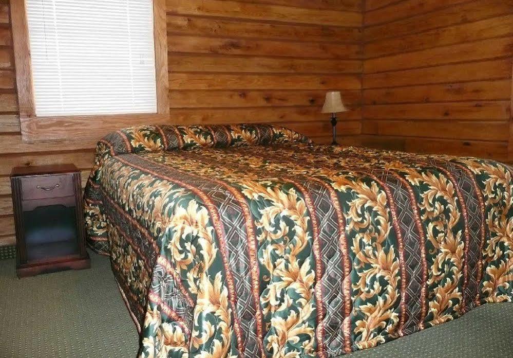 Mariner'S Village Resort Carlyle エクステリア 写真